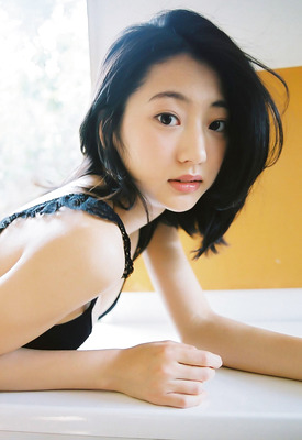 Rena Takeda Photo 3 of 8