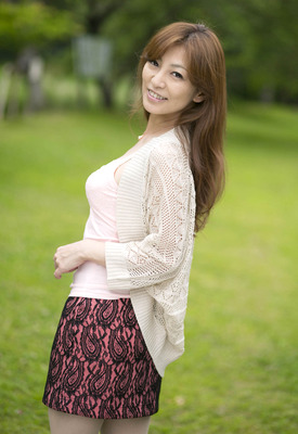 Ryo Hitomi in Sensual Beauty by All Gravure