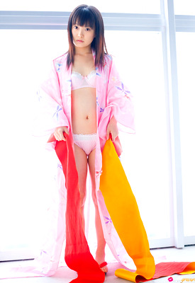 Kana Moriyama Photo 3 of 4