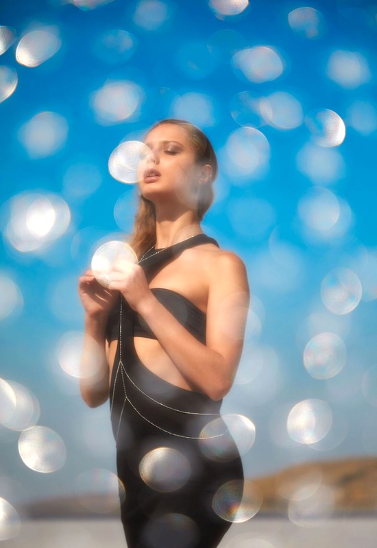 Amelie Lou in Bright Star