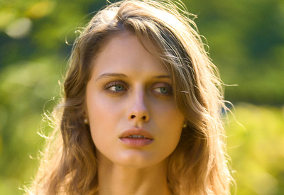 Amelie Lou in Glamping