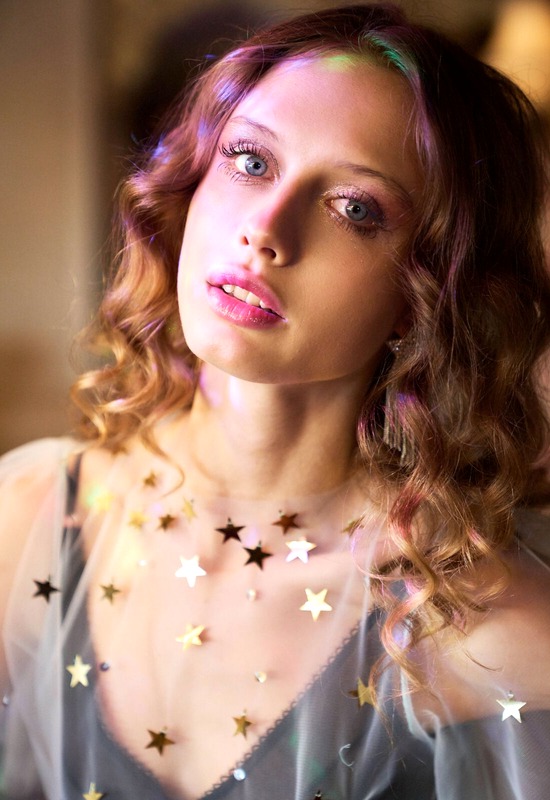 Amelie Lou in The Caller