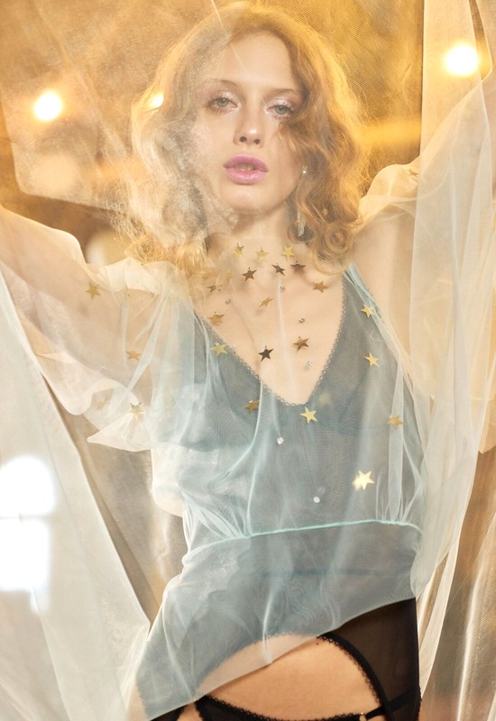 Amelie Lou in The Caller