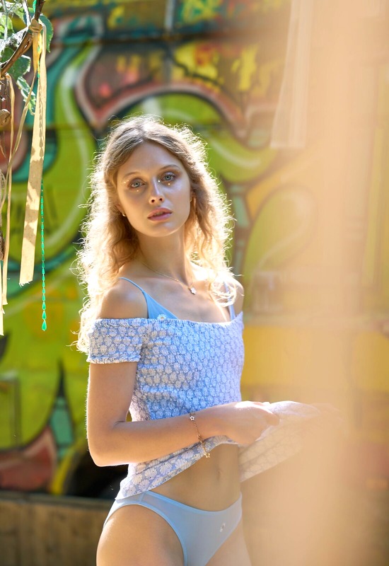 Amelie Lou in Light Fantastic