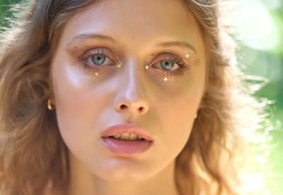 Amelie Lou in Light Fantastic