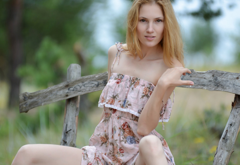 Mia Reese Photo 6 of 8