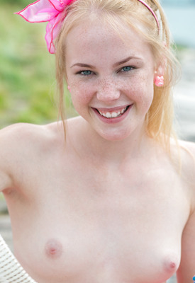 Runa Kimele Photo 9 of 11