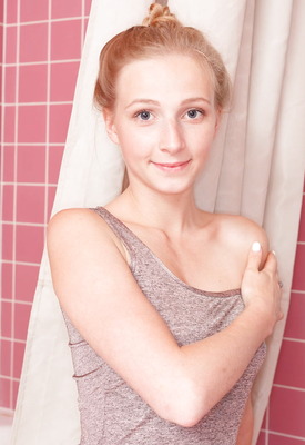 Elizabeth Evans Photo 1 of 4