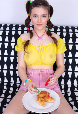 Karina Kandy Photo 6 of 15