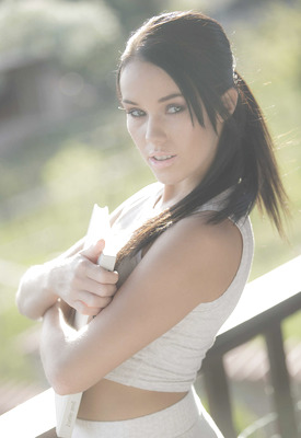 Megan Rain Photo 9 of 11