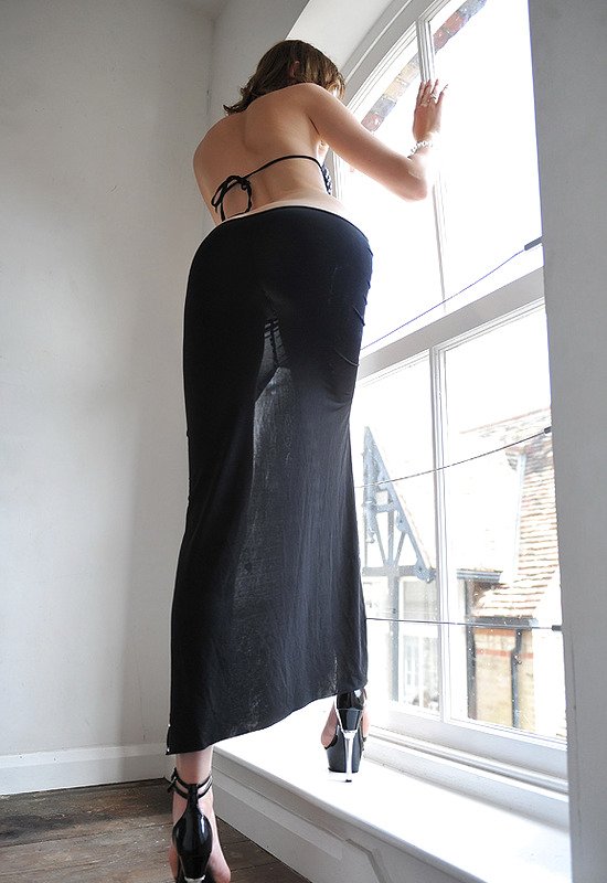 Chloe Smith in Ballarin by Breath Takers