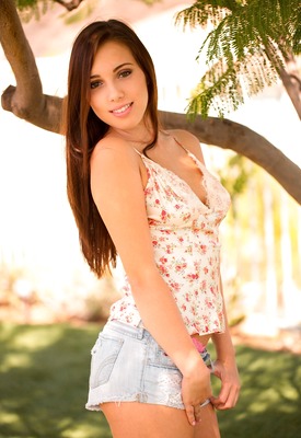 Jenna Sativa Photo 11 of 19