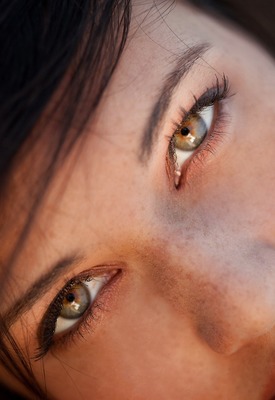 Tiffany Thompson Photo 1 of 20