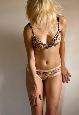 Chloe Foster Photo 4 of 7