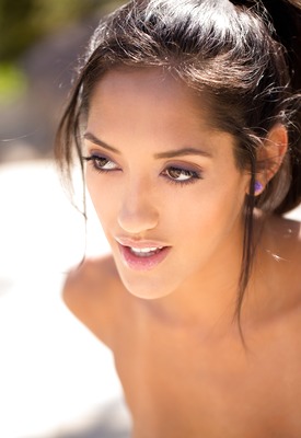 Chloe Amour Photo 13 of 14