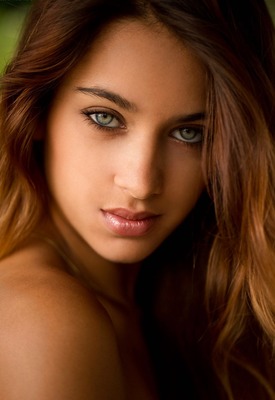 Uma Jolie Photo 17 of 20