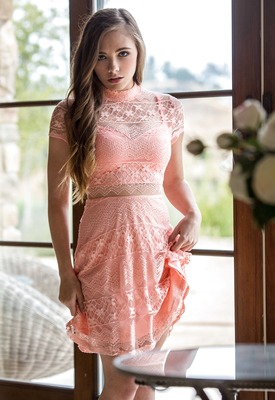 Skye West Photo 7 of 11