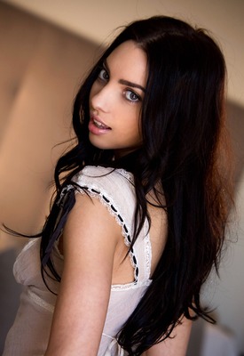 Araya Acosta Photo 15 of 16