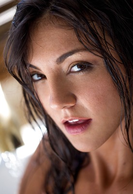 Tomi Taylor Photo 12 of 15