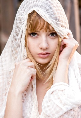 Lena Anderson Photo 19 of 20