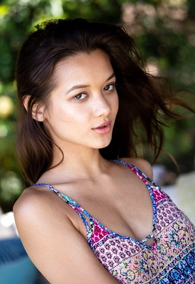 Alex De La Flor Photo 7 of 13