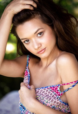 Alex De La Flor Photo 9 of 13