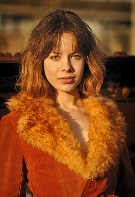 Emily Windsor Photo 11 of 14