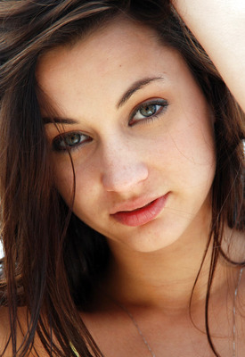 Georgia Jones Photo 4 of 14