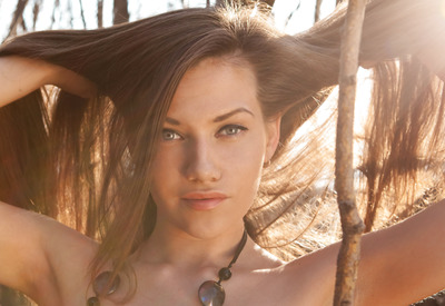 Subil Arch in Verte by Errotica Archives