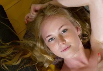 Runa in Floreale by Errotica Archives