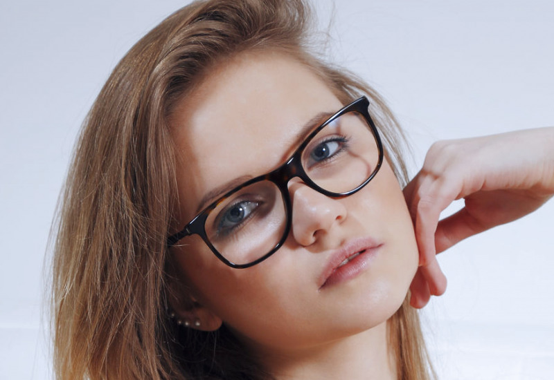 Elizabeth L in Ojo by Eternal Desire