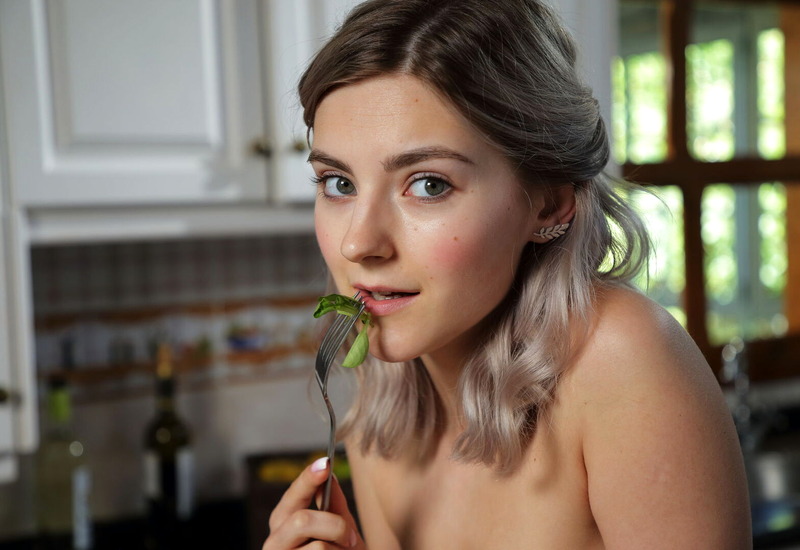 Eva Elfie Photo 4 of 20