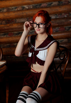 Lola Red Photo 6 of 6