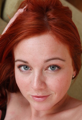 Elen Moore Photo 2 of 10