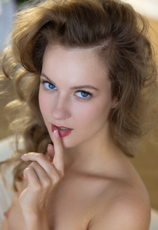 Luna Art in Magnetic Lace by Femjoy