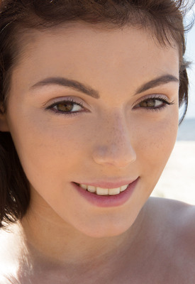 Celine T Photo 4 of 4