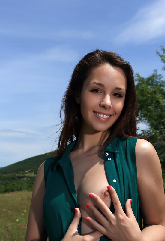 Arina F in Happy by Femjoy