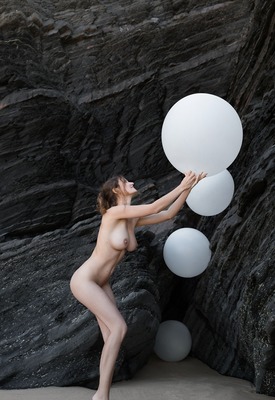 Susann in Bubbles by Femjoy