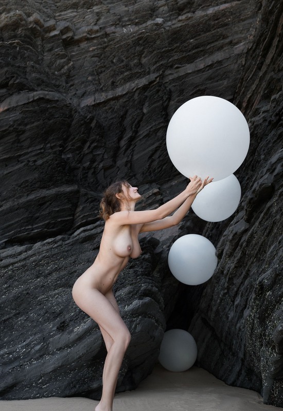 Susann in Bubbles by Femjoy