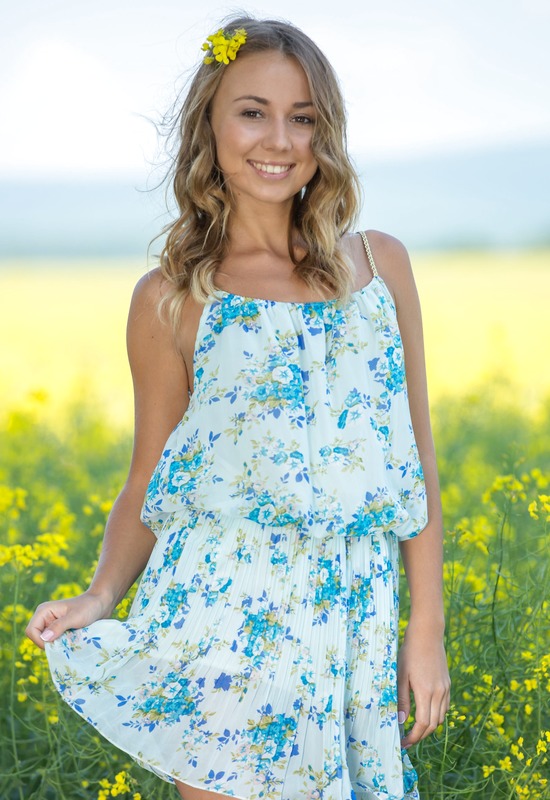 Linda A in Field Of Gold by Femjoy