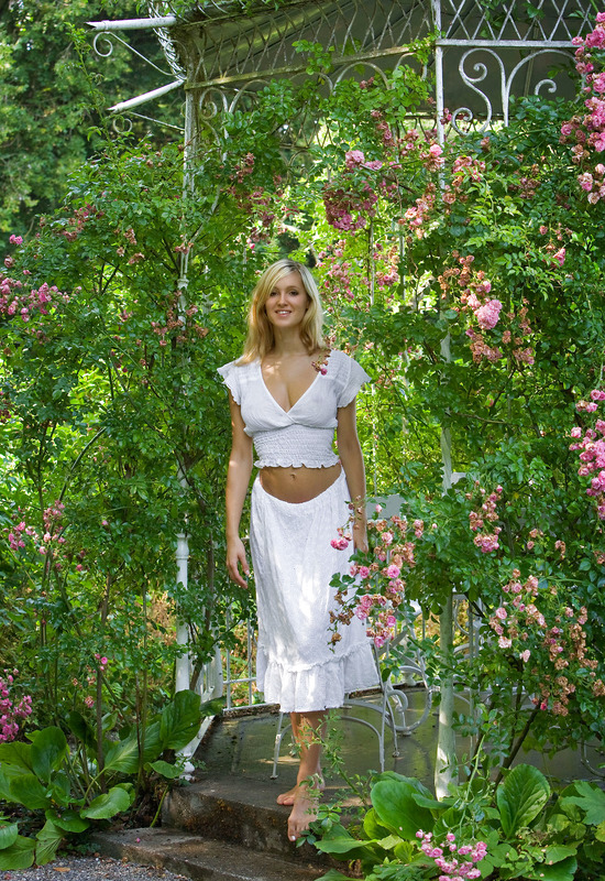 Corinna in Summer Love by Femjoy