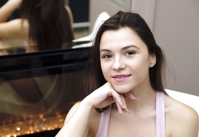 Haily Sanders in Get Comfortable by Femjoy