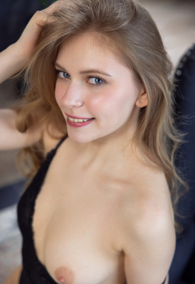 Sonya Elf Photo 10 of 15