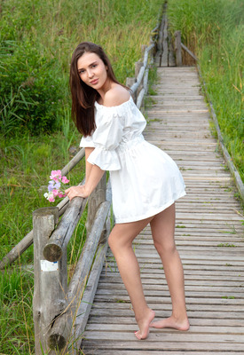 Mira Si in Romantic Bridge by Femjoy