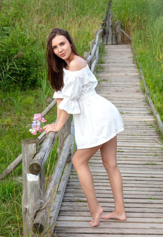 Mira Si in Romantic Bridge by Femjoy