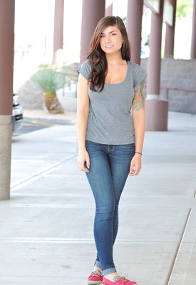 Lyanna Photo 6 of 14