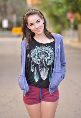 Emily Grey Photo 7 of 16