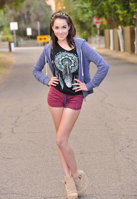 Emily Grey Photo 5 of 15