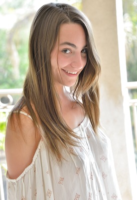 FTV model Jeri going double deep with dildos