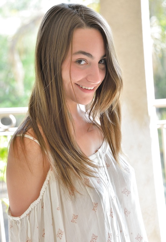 FTV model Jeri going double deep with dildos